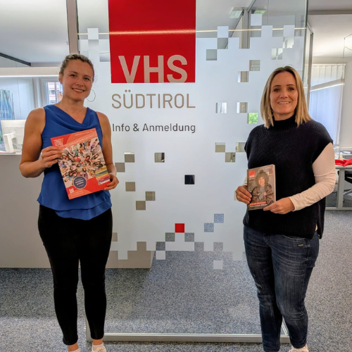 Öffnet die Seite 'Hallo, hier ist die VHS Hohenems!'
